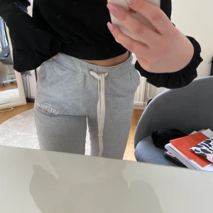 Mjuxisbyxor från lexington strl S - Använd ett fåtalgånger, jätteskönt material, säljer pga för tajta. Köparen står för frakten✨