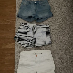 Shorts  - Tre olika par shorts. Jätte fina och sköna. 1 för 40 eller 3 för 100