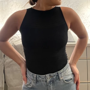 Topp - Den sitter bra på kroppen, den är tajt men ändå stretchig