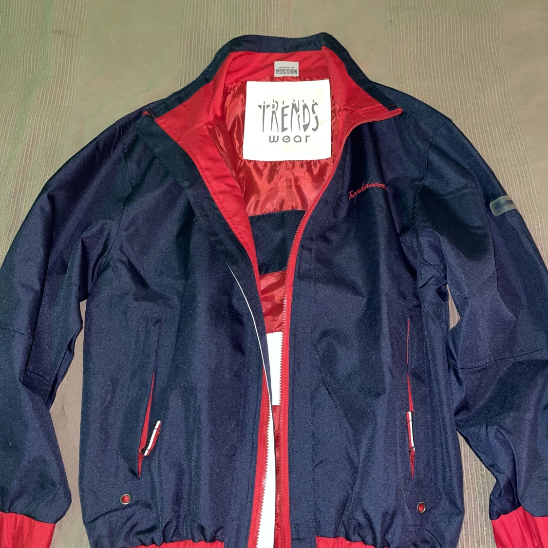 Trendswear jacka storlek M