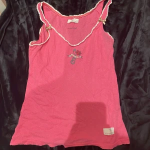 Odd Molly linne  - Så sött odd molly linne för sommaren! Storleken är lite oklar men skulle säga typ xxs-m 😻