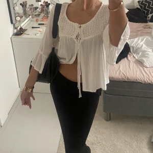 Blus - Jättefin vit tröjblus!! Nästan aldrig använd! Köp direkt för 250kr