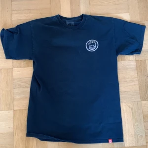 Spitfire t shirt - Hej! Säljer en spitfire t shirt i bra skick. Pris kan diskuteras😊