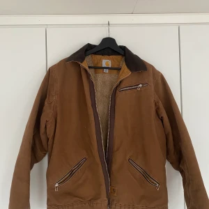 Carhartt M - Köpt secondhand, använd mycket men fortfarande i bra skick