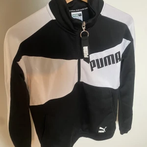 Puma  - Puma-tröja i fint skick.  Köparen står för frakt. Är XXS men är mer som en xs/s