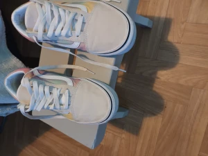 VANs old skool. 37,5 - Helt fräscha VANS har provat skorna 2ggr.