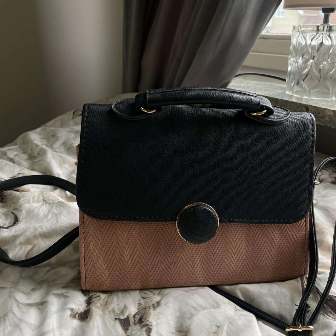 Svart/Biege väska