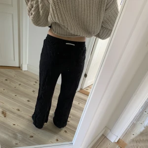 Roxy linnebyxor  - Lågmidjade linnebyxor som liknar Roxy💗 lite skrynkliga:)