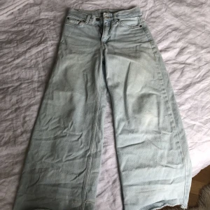 Baggy Jeans Junkyard - Baggy jeans från Junkyard. Säljs för att dom är försmå. Helt ok skick. Köpta för 700kr
