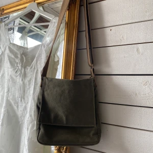 Vintage väska - Vintage väska Köpt för 200 kr