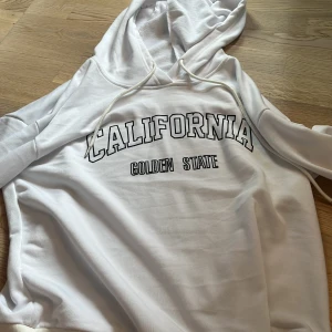 Hoodie  - Säljer i bra skick. Alldrig använt.