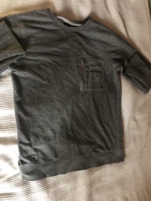 Cubus tröja  - Säljer denna tröjan pga att den inte används längre 🫶🏽 I väldigt bra skick! :)