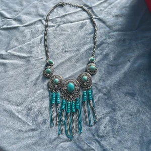 Festlig halsband  - Blå/silvrig halsband 