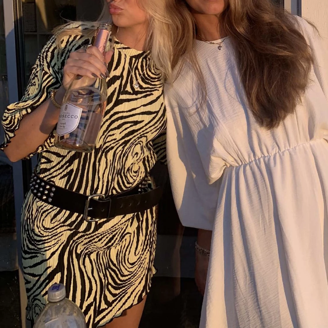 Gul mönstrad klänning - 1