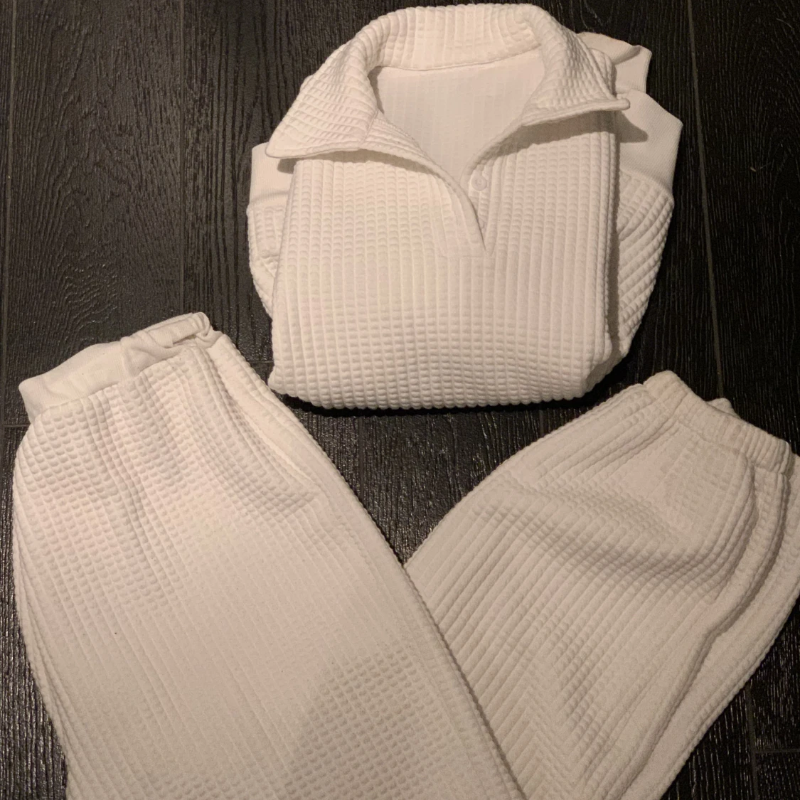 Matchande kofta och byxor