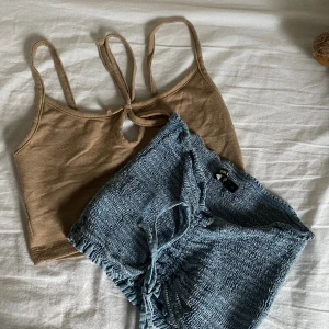 2 st toppar - 2 st toppar från BikBok, nästan helt oanvända och i bra skick..