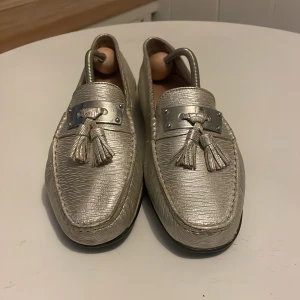 Knäppkängan vintage loafers  - Aldrig använda utomhus  loafers från knäppkängan i Halmstad