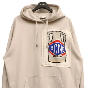 Acne hoodie - Säljer en hoodie från Acne i jättefint skick. Köpte på Lafayette i Paris för några år sedan för 4700kr. Den är i storlek S och sitter mer oversized✨
