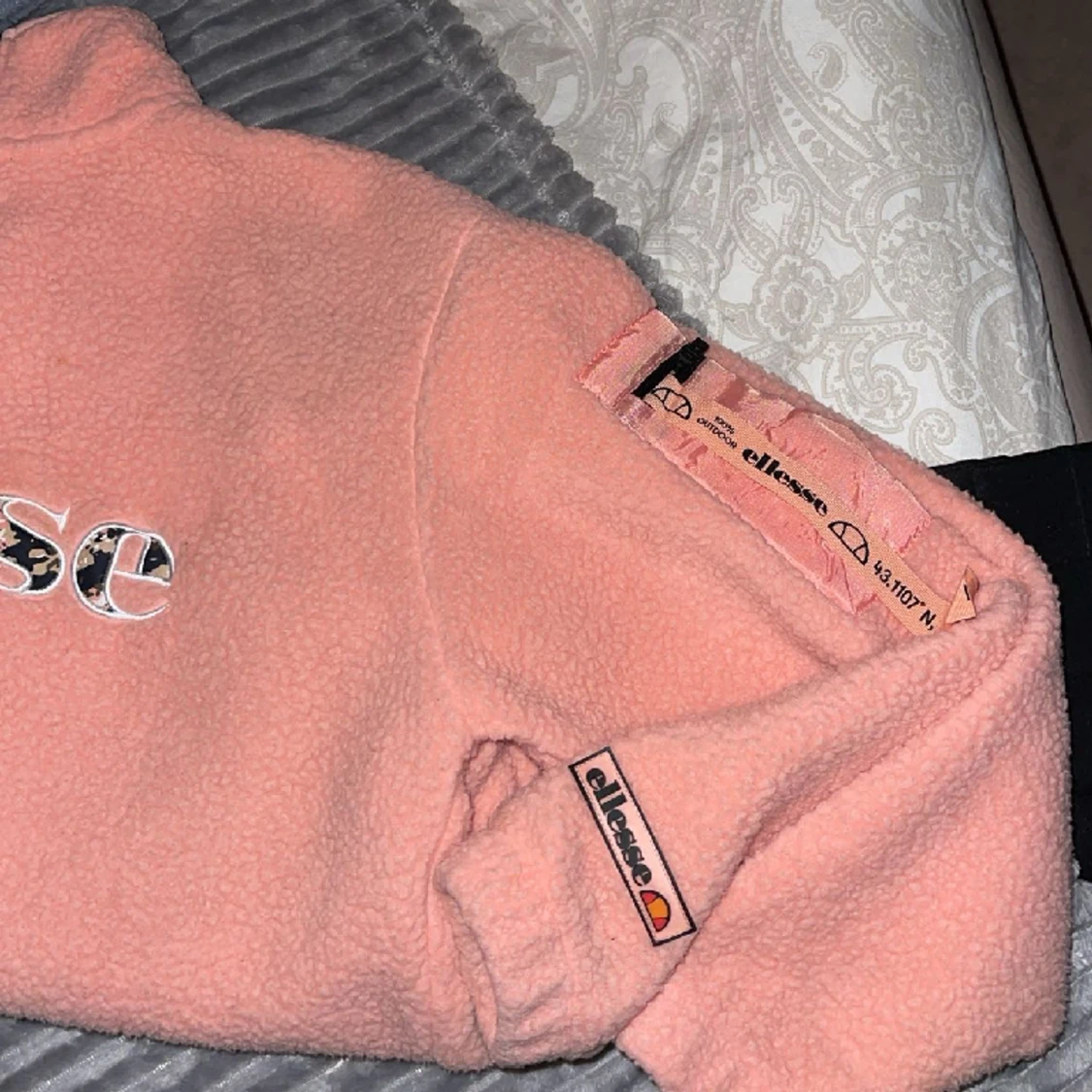 Ellesse fluffjacka 🩷 - 91