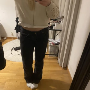 Jeans icon - Lågmidjade jeans från lager 157 i modellen Icon. 