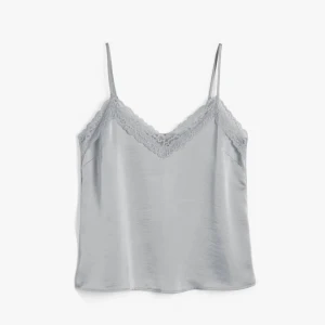 Toppar  - Bra kvalite på alla, inga defekter, fläckar eller skador på plagget