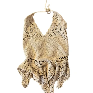 Stickad halterneck topp - Så söt stickad halterneck i bra skick💕💕 kontakta mig vid ytterligare frågor<3