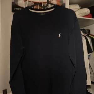 Ralph lauren tröja - En oanvänd tröja för billigt pris.