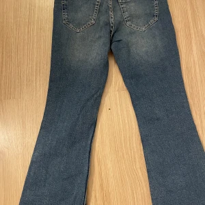 Jeans - Säjer dessa coola jeans ifrån hm! Kommer tyvärr inte till användning💞💞