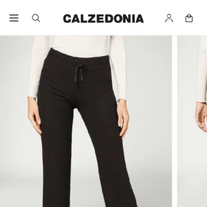 Calzedonia cashmere byxor - Säljer ett par helt nya cashmere byxor från calzedonia , så sköna och varma!!💕🎀