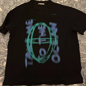 Zara tshirt  - Zara tshirt storlek S, köpt i somras väldigt bra skick