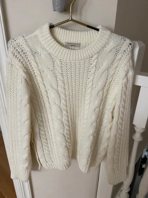 Stickad tröja - Så fin mysig stickad tröja från Gina Tricot som inte kommer till användning🥰