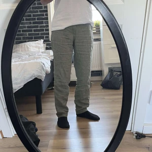 Linnebyxor - Linnebyxor från volt, köpta för 1200kr men används tyvärr inte längre.