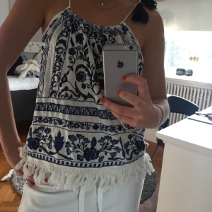 Sommar topp - Så härlig och fräsch sommar topp!! 😍🥹passar xs men även mig som är S tror även typ större men det står Xs på lappen!