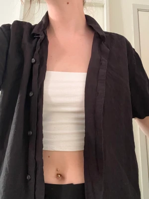 Oversized skjorta - Fin skjorta som är lätt att styla, Oversized fit på mig som har S vanligtvis, men som tyvärr kommer till användning för sällan.
