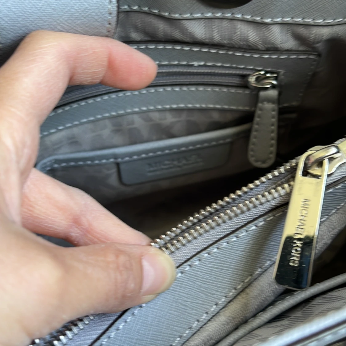 Michael Kors bag - 90