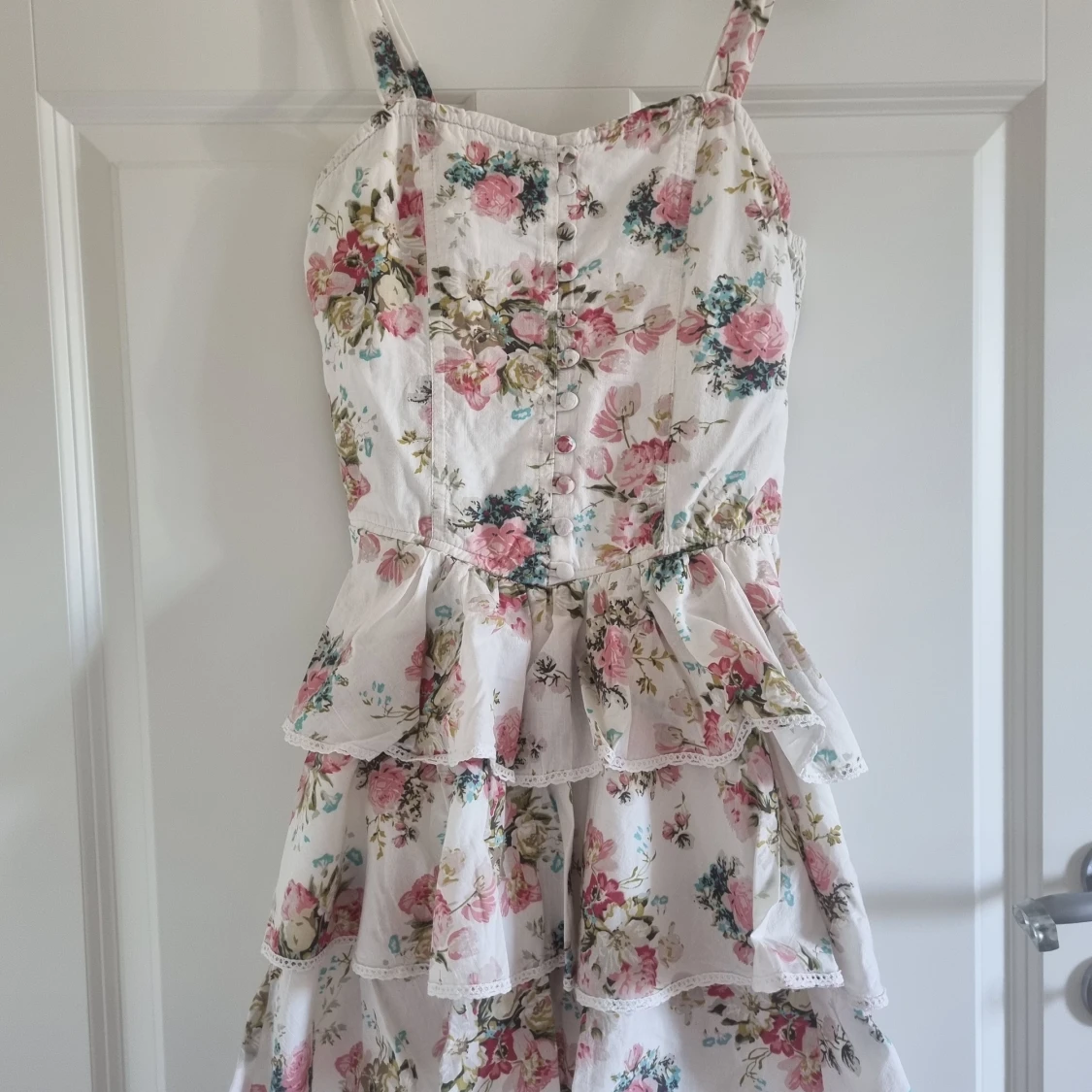 Blommönstrad sommarklänning