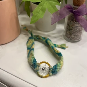 random smycken  - TRYCK INTE PÅ KÖP NU!!!‼️‼️‼️‼️‼️‼️‼️ 5kr styck (frakten kommer kosta mycket mindre såklart) !! eller köp något från min sida så får du en gratis 🩷