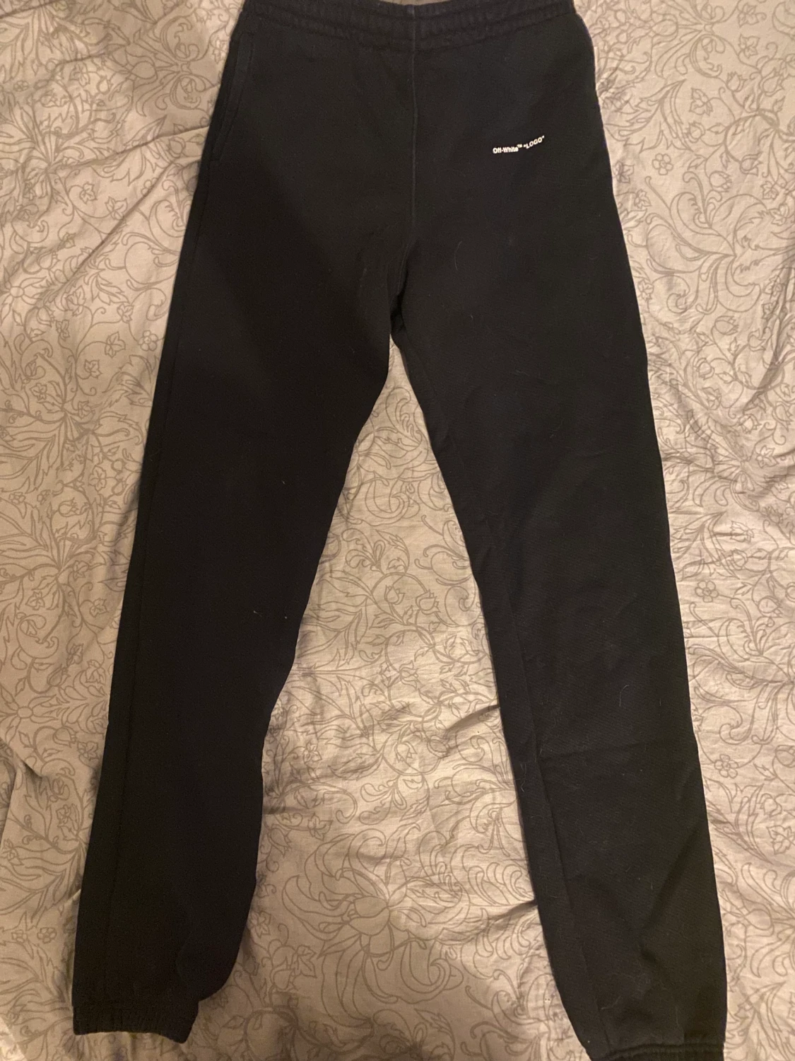 Off White mjukisbyxor