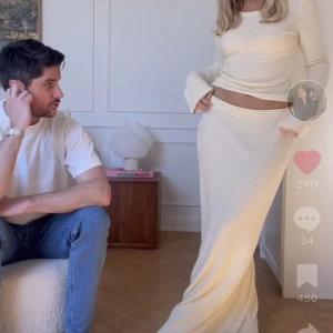 Gult randigt set Nelly - Säljer mitt sett från Nelly, helt slutsålt. Säljer pga det är för stort💛