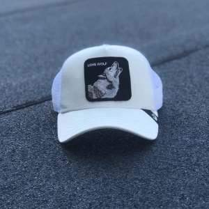 Lone Wolf keps - Använd typ 2 gånger men va inte min stil. Skriv om du har frågor 👍🏻