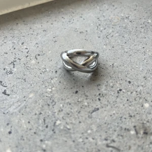 Edblad ring  - Edblad ring stl 17 i rostfritt stål. Fint skick sparsamt använd. Fri frakt!
