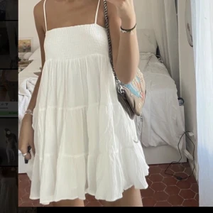 Zara klänning - Oanvänd klänning från Sara som inte säljs mer!!😍😍superfin till sommaren