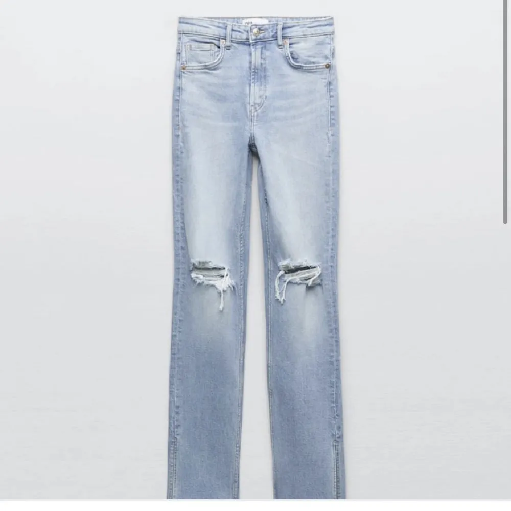 As snygga jeans som formar kroppen, de är inte inte superskinny och superfin slits, passar på någon mellan 160-169. Jeans & Byxor.