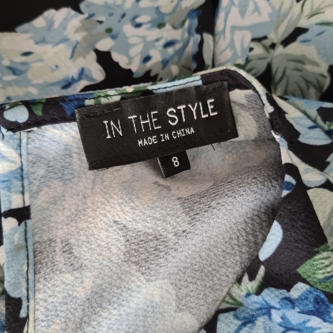 Blommig klänning - 91