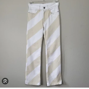 Jeans - coola randiga jeans från hm studio. De är ganska små i storleken och har sprättat upp sömnen för att göra de längre. 