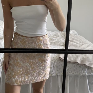 Kjol - Superfin kjol, aldrig använd! 