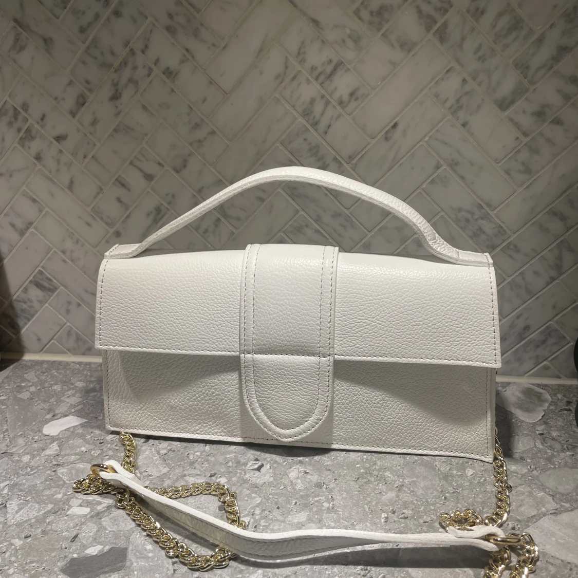 Vit väska i italienskt läder  - 90