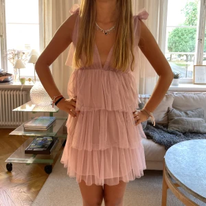 Sååå fin tyllklänning😁 - Supersöt med knytband😍