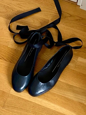 Ballerinaskor - Världens finaste ballerinaskor från ecco! Knappt använda och säljer för att dem är för stora på för mig 