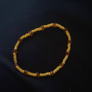 Armband  - Skriv till mig så fixar vi just din storlek!  Det är bara att mäta på armen!  Önskas det i andra färger? Hör av er till oss så löser vi det! 